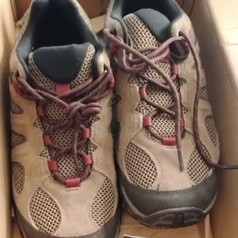 Merrell womans Brown Hiking Shoes